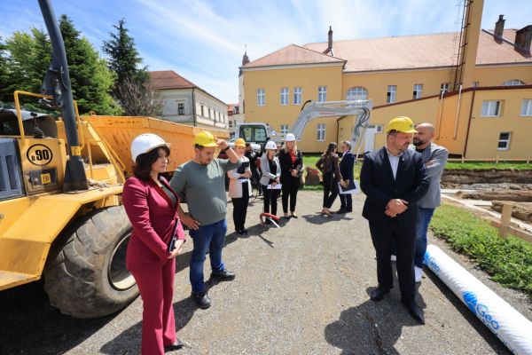 Napreduju radovi na rekonstrukciji i dogradnji Osnovne &scaron;kole Ivana Gorana Kovačića u Đakovu