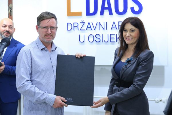 Izložba medalja povodom 1100. godina Hrvatskog kraljevstva u DAOS-u