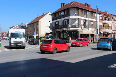 Započinju radovi na postavljanju privremenog kružnog toka na križanju Jelačićeve i Starčevićeve