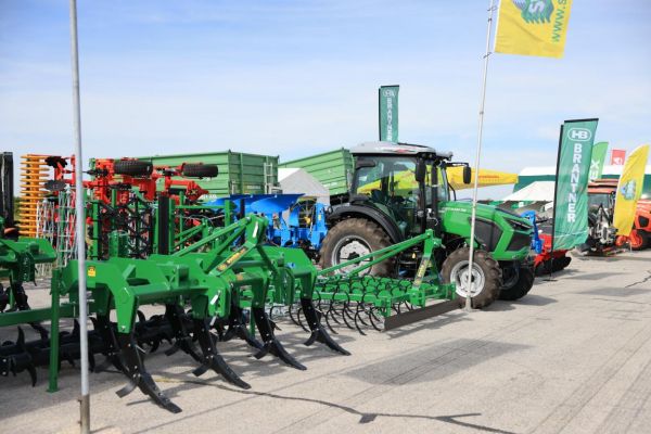 U Sportsko-zračnoj luci Osijek-Čepin otvoren 13. Osijek FarmShow