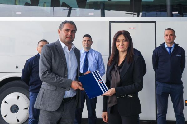 Potpisan ugovor koji jamči siguran, kvalitetan i udoban prijevoz učenika na području OBŽ