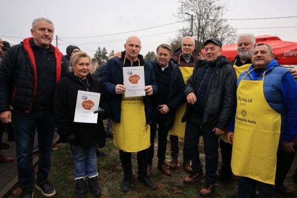 U Karancu održano 16. izdanje Zimskog va&scaron;ara i Čvarakfesta