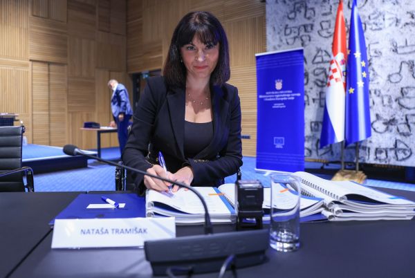 Osječko-baranjskoj županiji 4,4 milijuna eura za unapređenje primarne zdravstvene zaštite