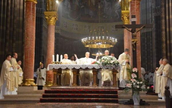 Proslava Svijećnice i Dana posvećenog života u đakovačkoj katedrali